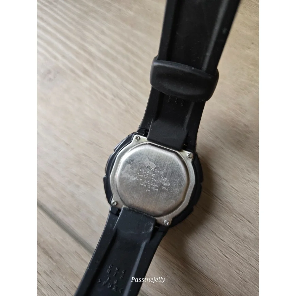 Vtg Casio Watch Men Digital Illuminator Alarm Chrono WR50M 10 Year Battery Black